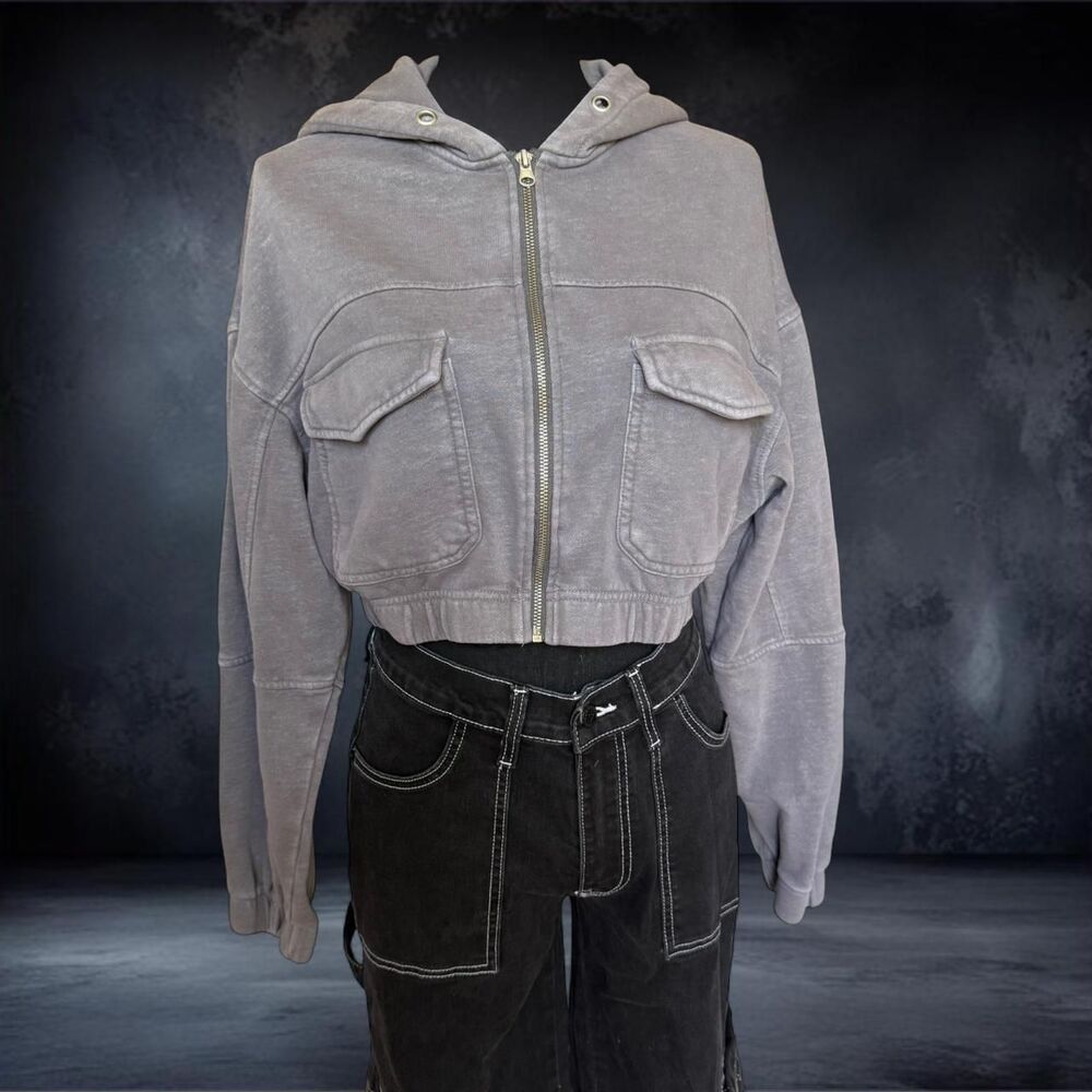 Urban Outfitters Women's Cropped Hoodie Size Small Gray Grunge Utility Casual